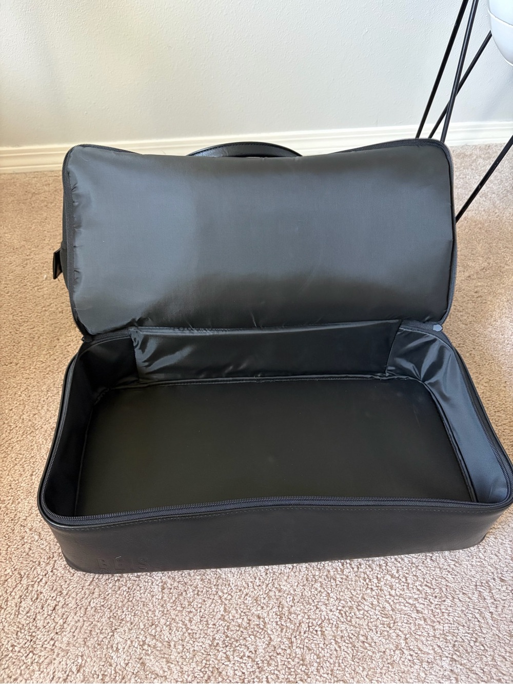 Beis Weekender Travel Bag - Picture 5 of 7